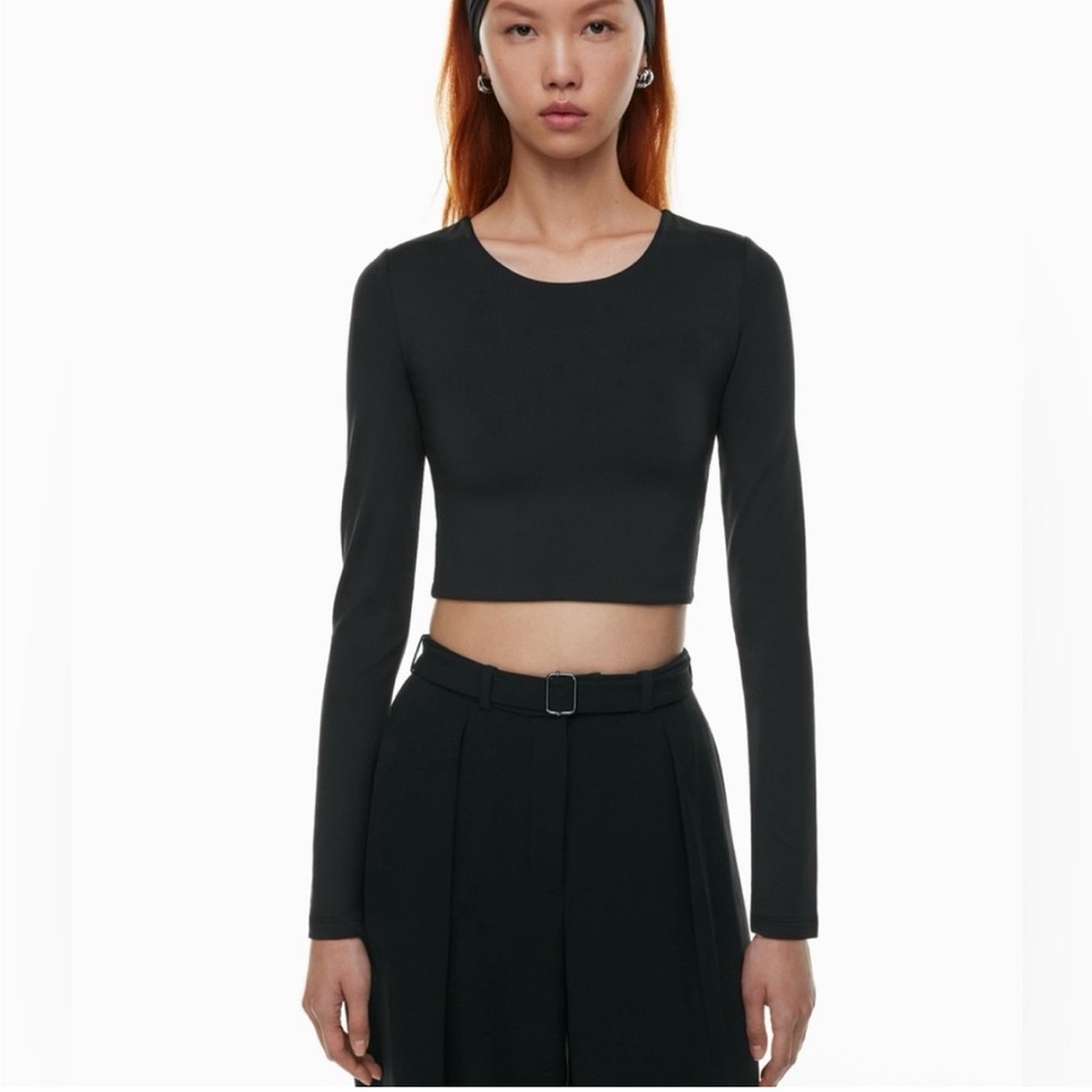 Babaton Contour crew long sleeve xs
